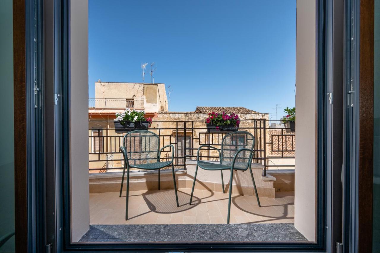 Bed 10.5 - Design Suite Castellammare del Golfo Exterior foto